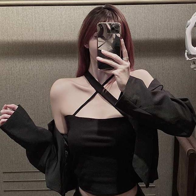 Sling Vest Women's Short Bottom Design Sense Niche Wear Tight Sexy Scheming Back Cross Neck Top