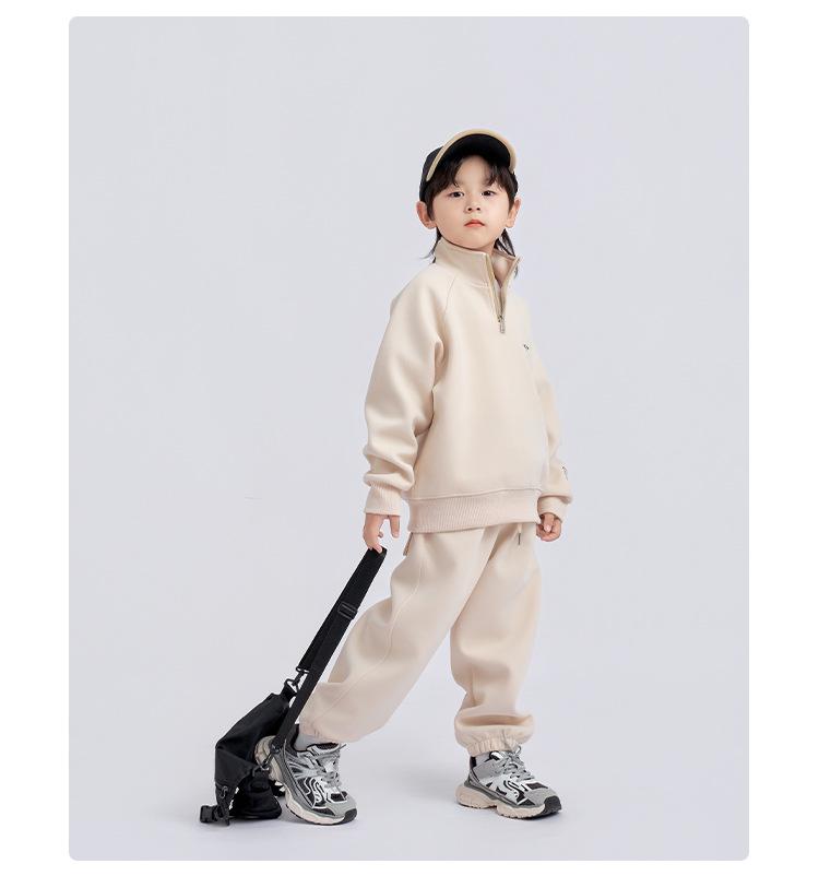 Chlapecká trendy fleecová sportovní souprava - Podzim/Zima 2025: Silná Teplá Dvoudílná Mikina a Tepláky