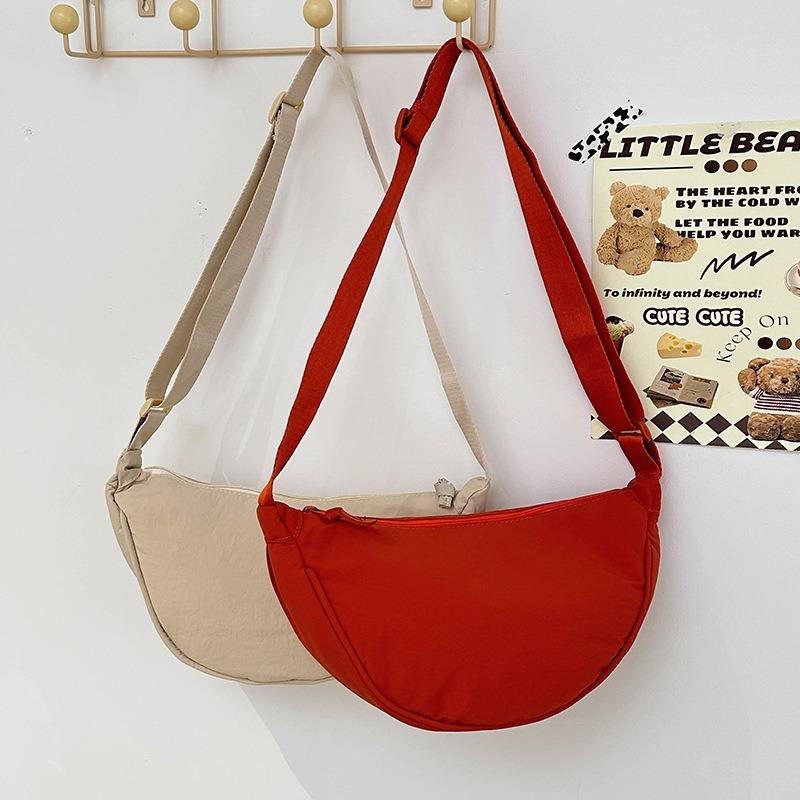 New Student Portable Shoulder Bag Women Go Out for Leisure Travel Light Messenger Bag Solid Color Simple Dumpling Bag