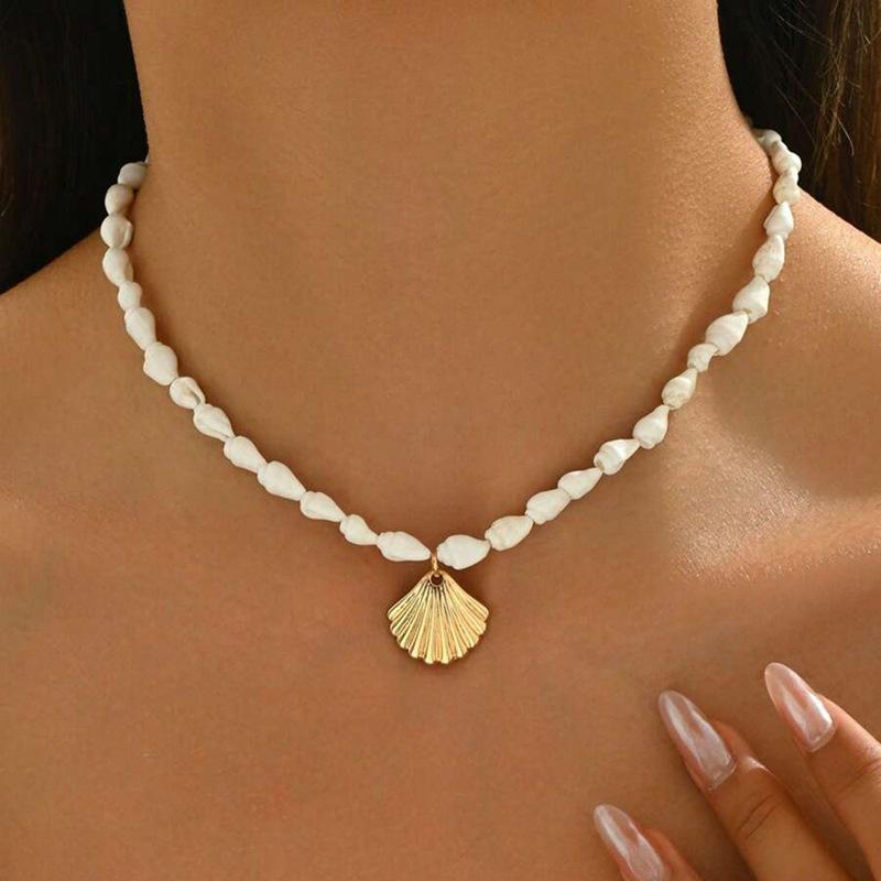 Collier Naturel Perles Coquillages Style Plage avec Pendentif Étoile de Mer Tropicale Mode Bohème Bijoux Fête Océanique Choker Femme