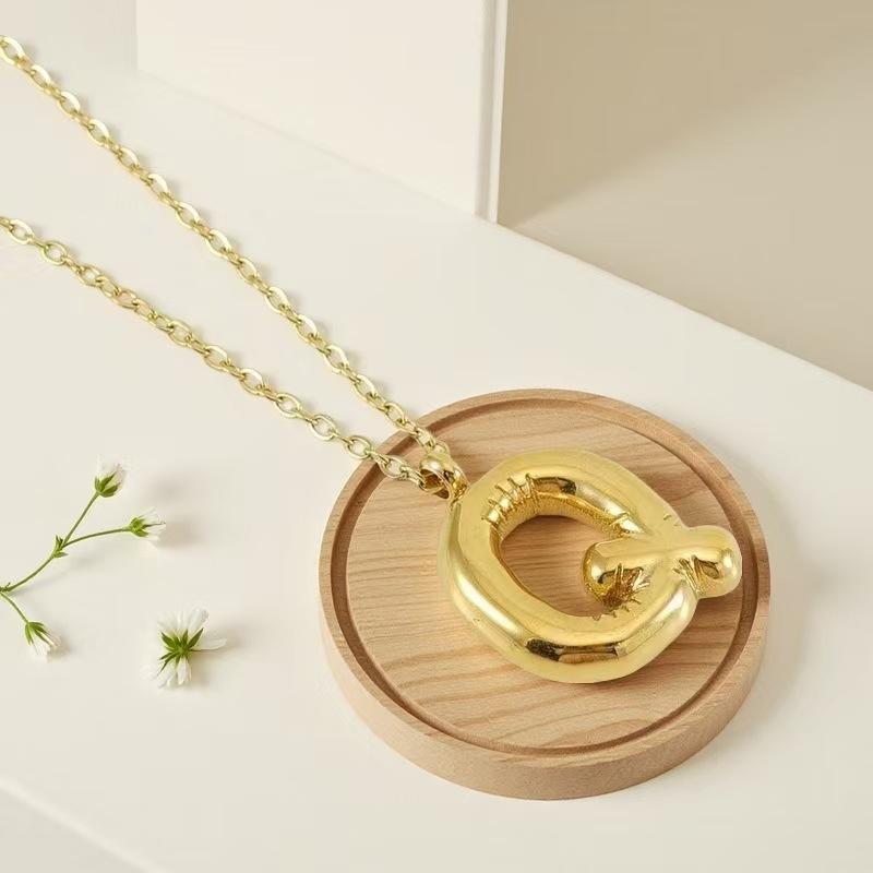 European and American titanium steel non-fading gold English letter necklace stainless steel bubble hip-hop letter pendant collarbone chain