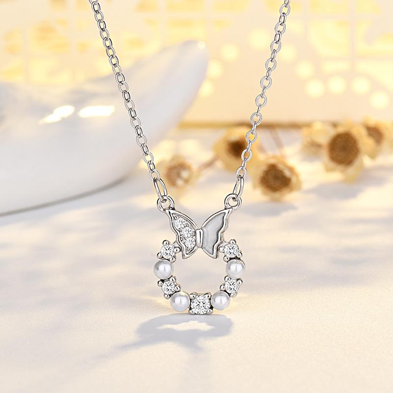 Pearl Butterfly Necklace for Women with Light Luxury Niche Design Sense Splicing Strange Pearl Clavicle Chain Necklace Sweater Chain