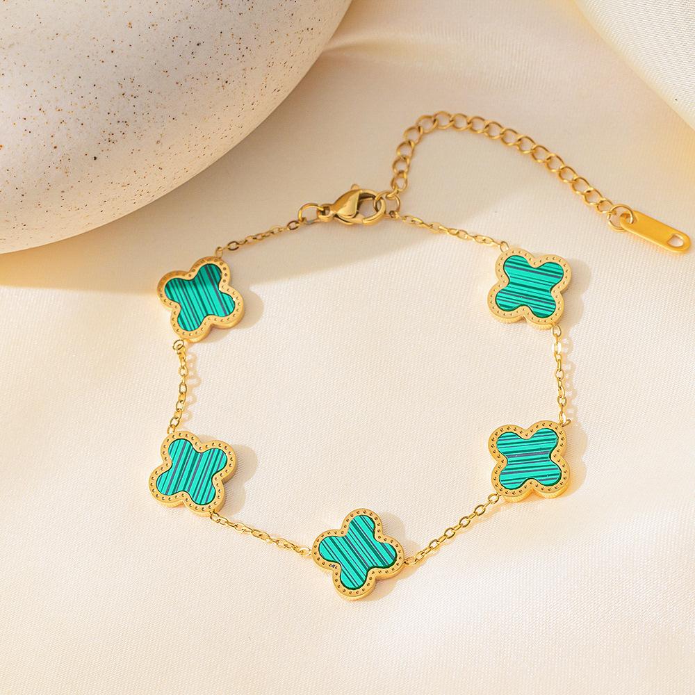 

Popular four-leaf clover bracelet female simple ins good luck four-leaf clover shell tide personalized design jewelry