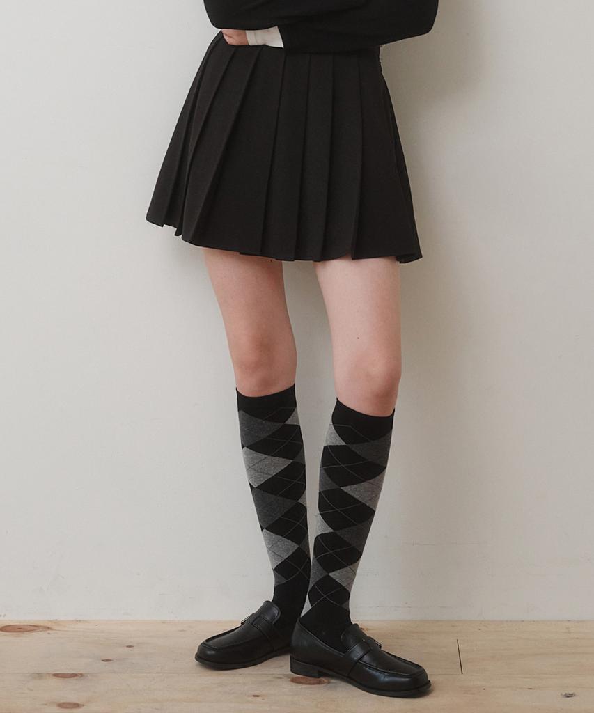 Belloel Basic Pleated Skirt Black