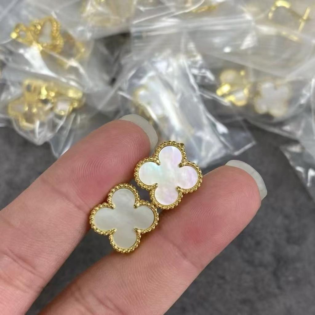 15mm Moda Dört Yapraklı Yonca Küpeler Yüksek Kaliteli Lüks Sedef Küpeler Premium His Kadın Küpeleri