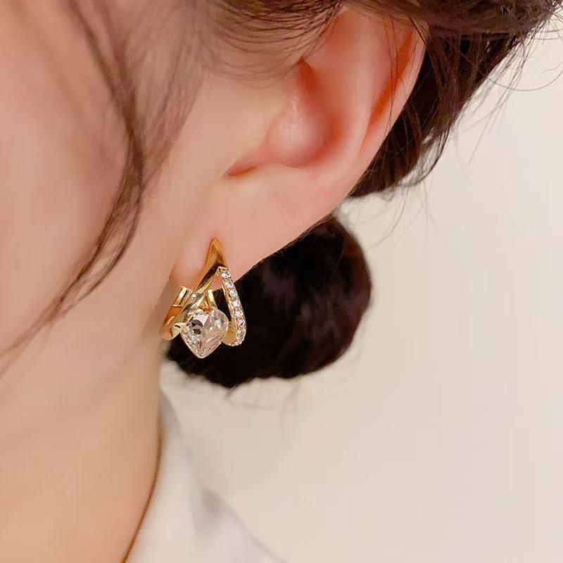 European & American Geometric Zircon Love Earrings - Retro, Simple, Light Luxury Fashion