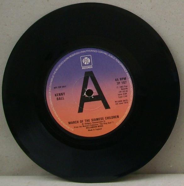 

7inch Record KENNY BALL & HIS JAZZMEN - March Of The Siamese Children 7P107PROMO Pye Records 1979 UK Jazz Used
