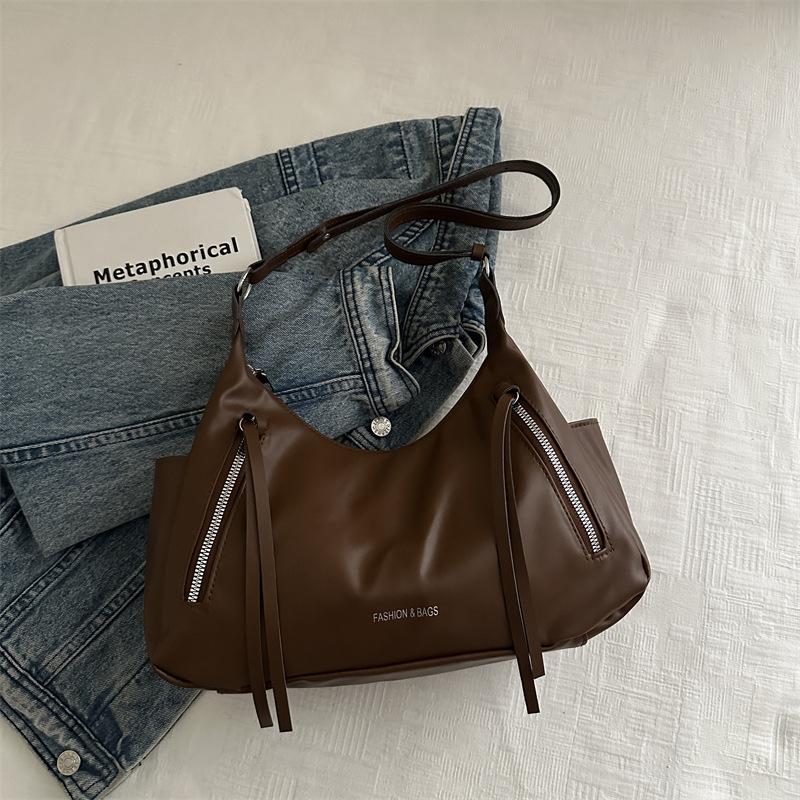 Large Capacity Underarm Bag Women's New Fashion Messenger Women's Bag Texture Fashionable Commuter Shoulder Tote Bag Tide