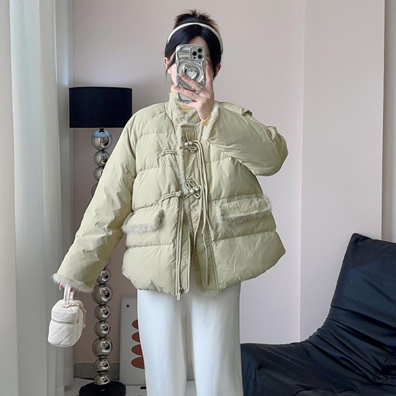 

Женский короткий пуховик из норки, модный зимний пуховик 2025 года, воротник-стойка, вставка, китайский маленький национальный стиль, пуховик из белого утиного пуха S