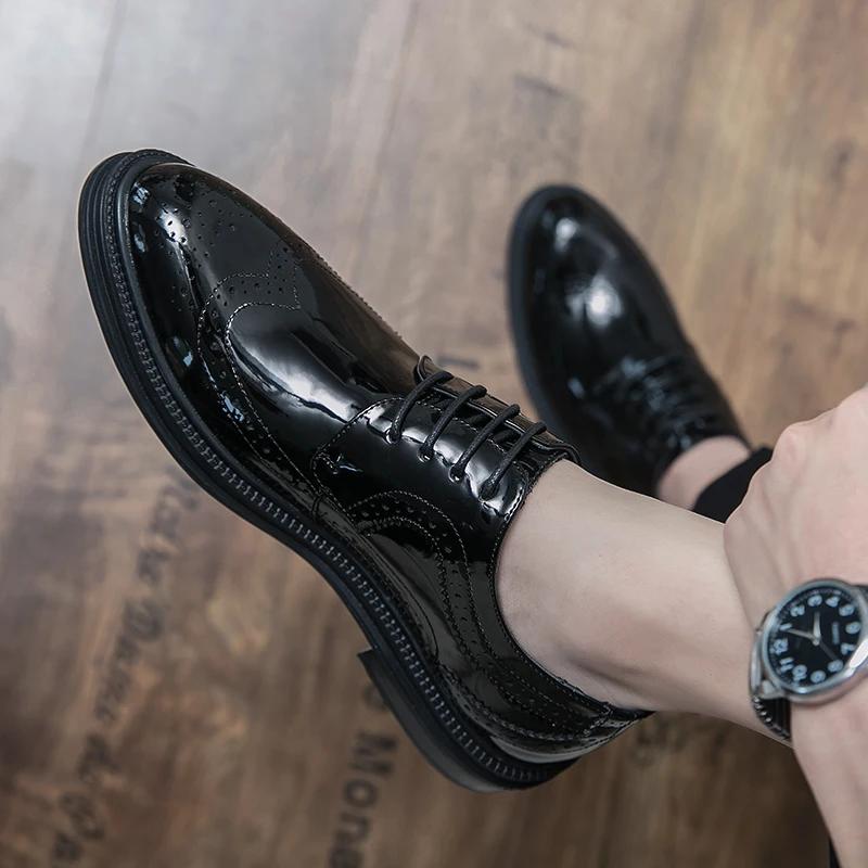 Fashion White Oxford Shoes Men's Lace-up Business Leather Shoes British Style Fashion Brogues Shoes Slip on Low-heeled Mens Dress Shoe