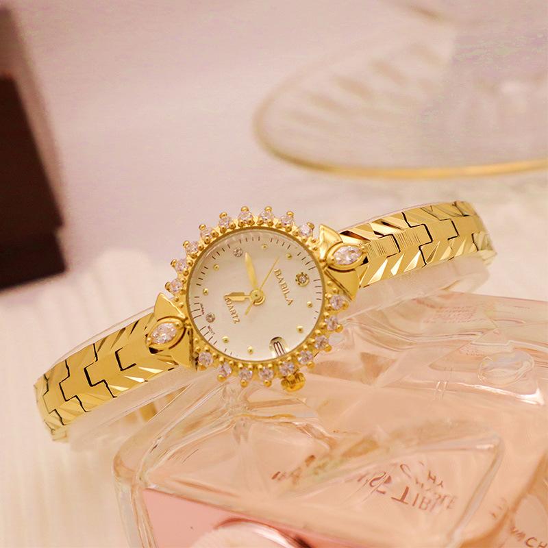 Exquisite Retro Jewelry, High-End Precision 5A Diamond-Encrusted Relief Bracelet, Temperament Quartz Small Gold Watch
