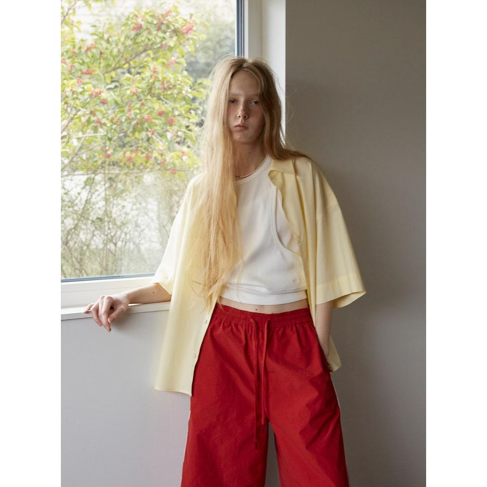 Saendeusaundeu (Unisex) Solid Crop Short Sleeve Shirt Lemon