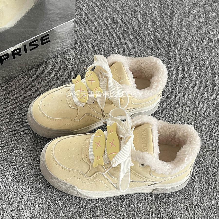 Original niche design fleece board shoes women's 2025 new winter versatile platform white shoes warm casual shoes