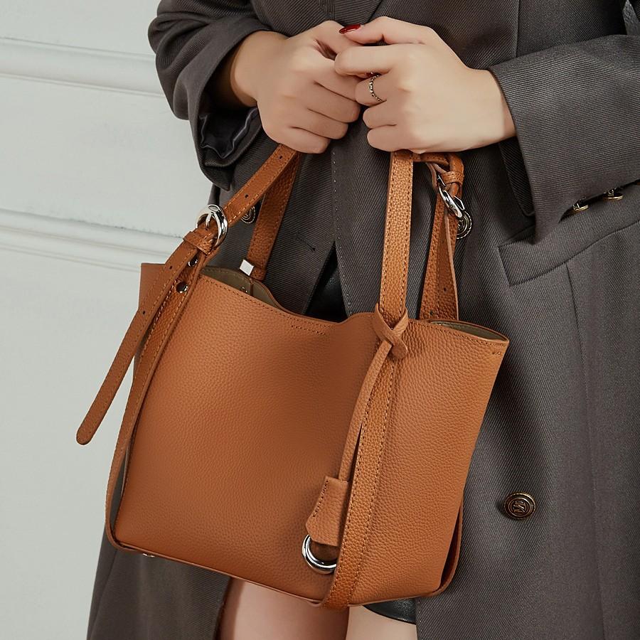 Design Tc Cowhide Large Capacity Genuine Leather Fashion Handbag Deformable Commuter Vegetable Basket Bag Bucket Women'S Bag