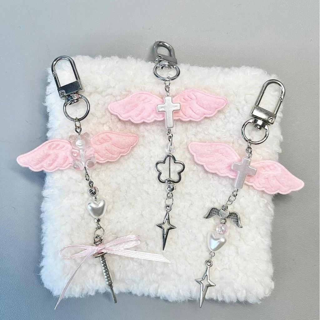 Handmade Beaded Phone Chain Wing Heart Bowknot Pendant Phone Chain Bag Charm Stylish Accessory for Fashion Enthusiasts