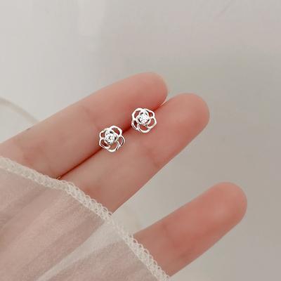 Flower Stud Earrings Women's Summer Fashion Simple Earrings Niche Design Temperament Small Flower Earrings