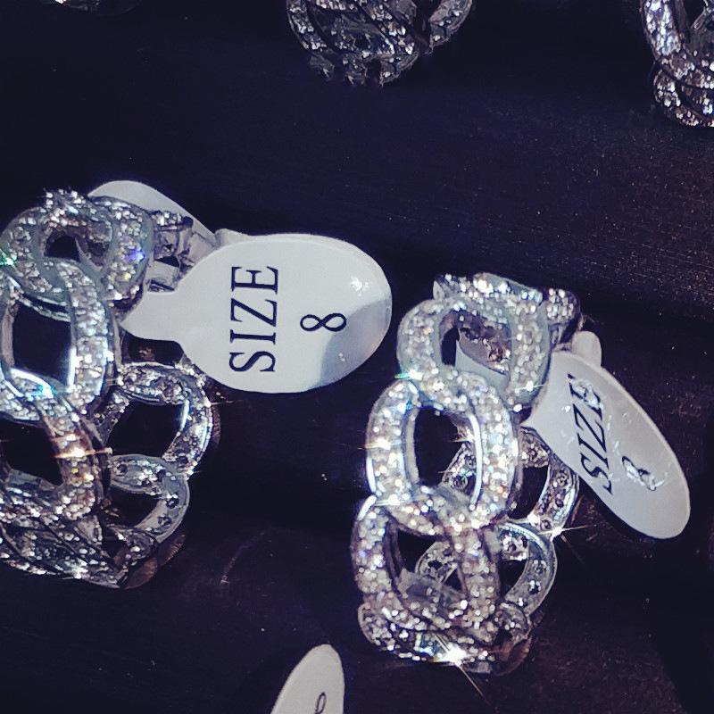 

Высококачественный циркон AAA Европейский и американский атмосферный темперамент Женское обволакивающее супер-блестящее кольцо No. 10