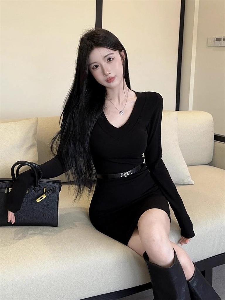 Pure Desire V-Neck Long Sleeve Slimming Dress - Autumn 2025 Style
