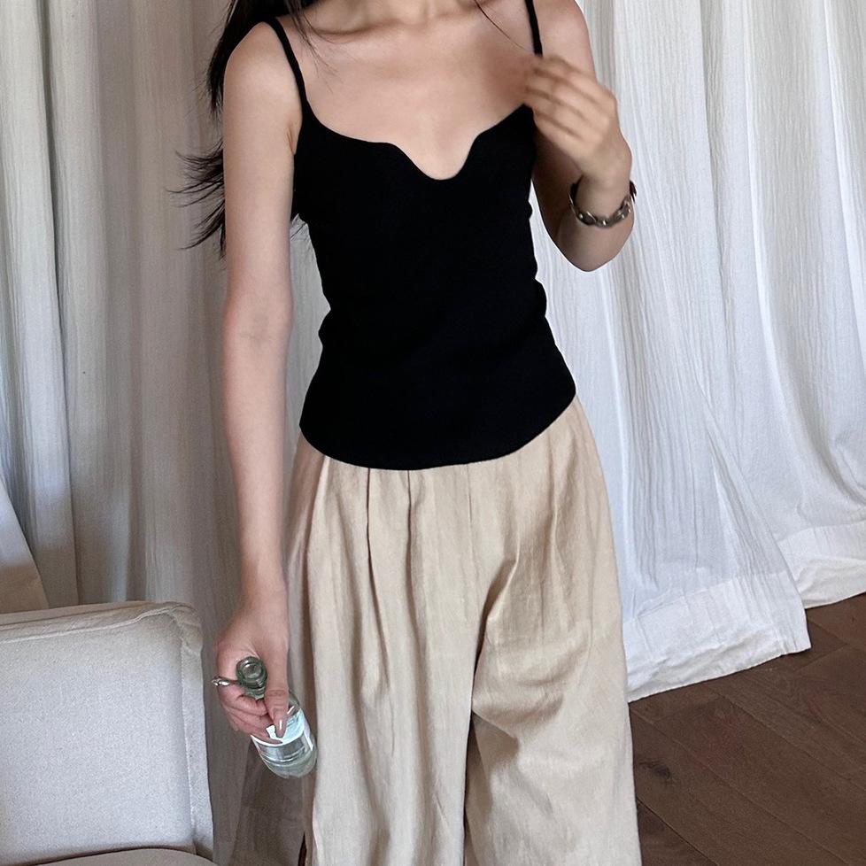 

Two-Way Twisted Strap Black V-Neck Slim-Fit Knit Top with Rolled Hem Small