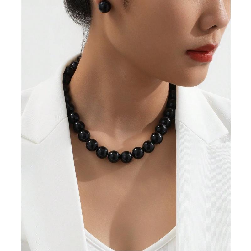 22646 Women's Black Luxury Vintage Acrylic Beaded Stud Earrings And Necklace Jewelry Set