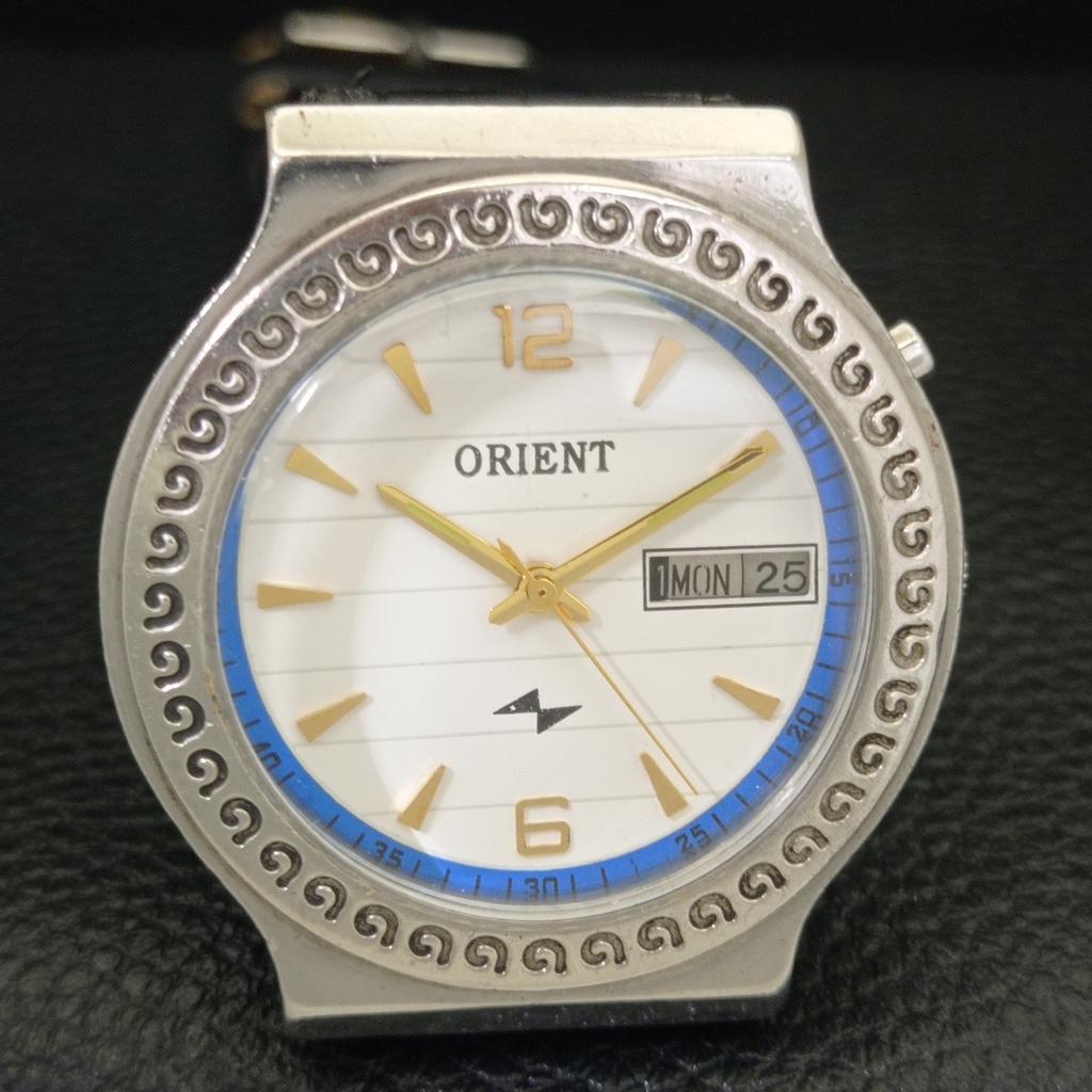 VINTAGE ORIENT AUTOMATIC JAPAN MENS WHITE COLOR DIAL WATCH a700155-5 R201-a700155