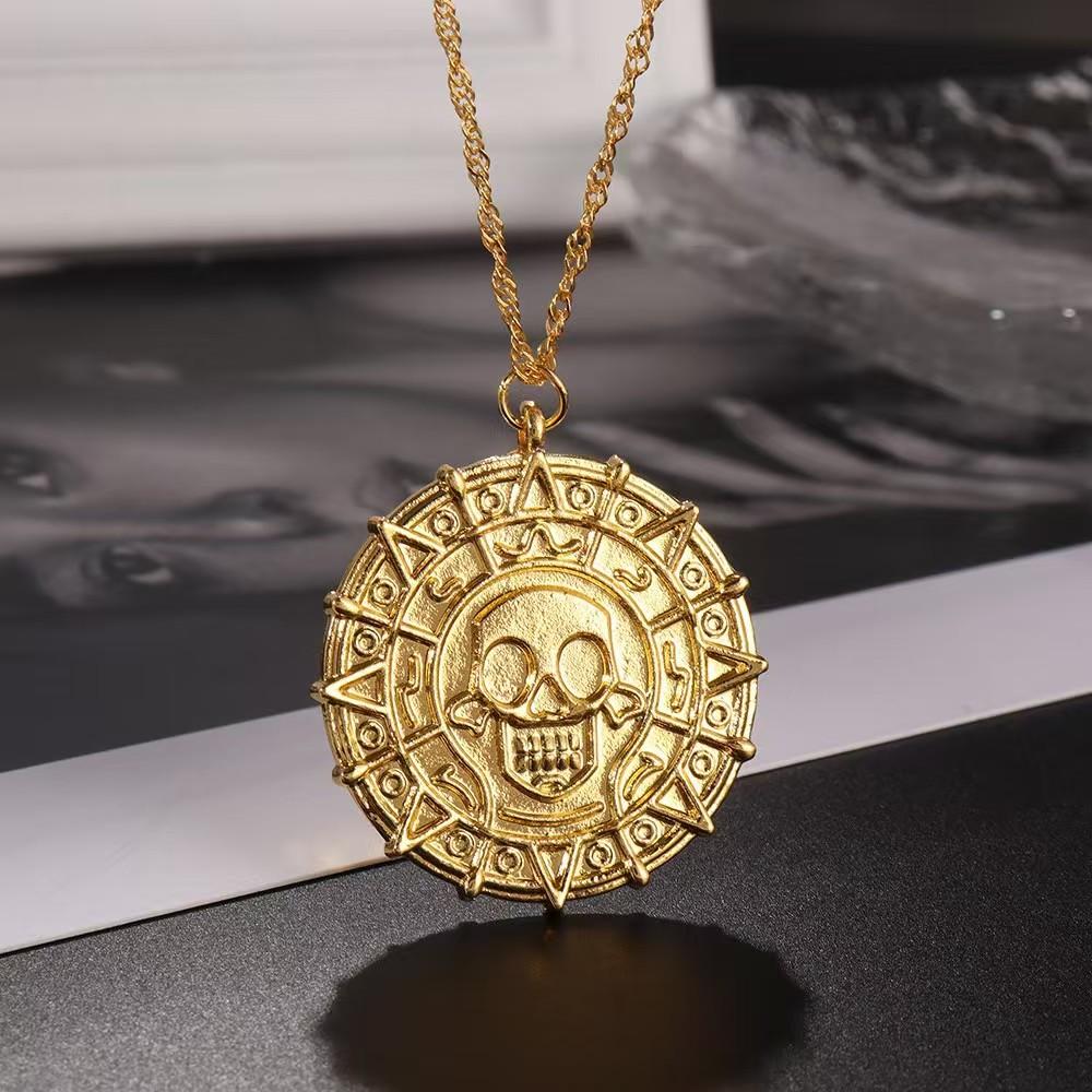 Round Skull Pendant Necklace for Men, Vintage Hip-hop Movie Accessories Gift