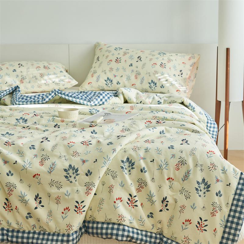 100% Cotton Animal Botanical Print Summer Comforter Comfortable Soft Breathable and Lightweight Quilted and Machine Washable