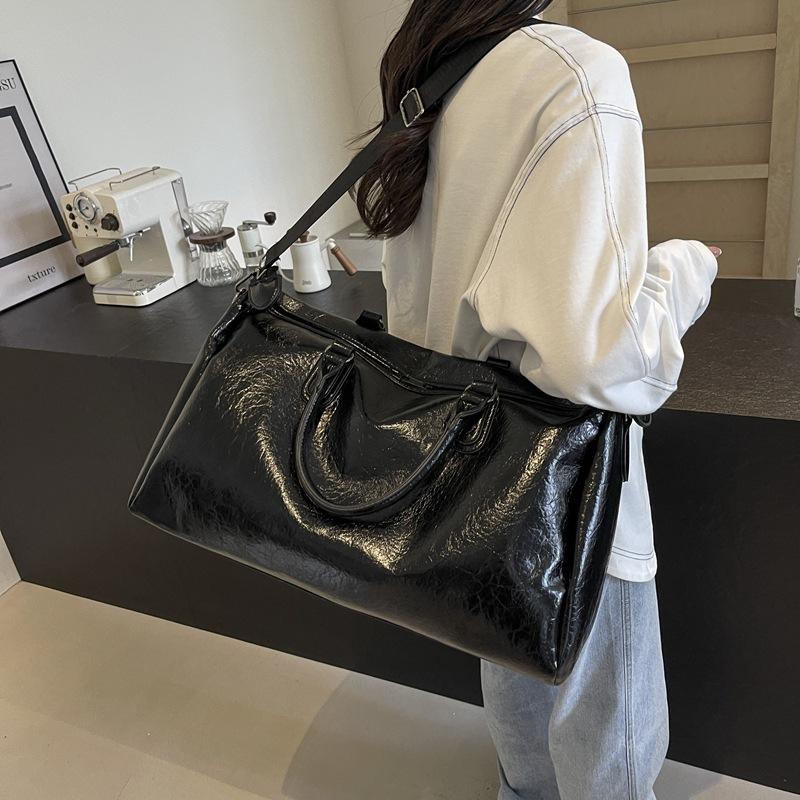 PU Waterproof, Simple and Fashionable, Large-capacity Portable Commuting Luggage Bag for Business Trips, Outdoor Play and Sports Storage Luggage Bag