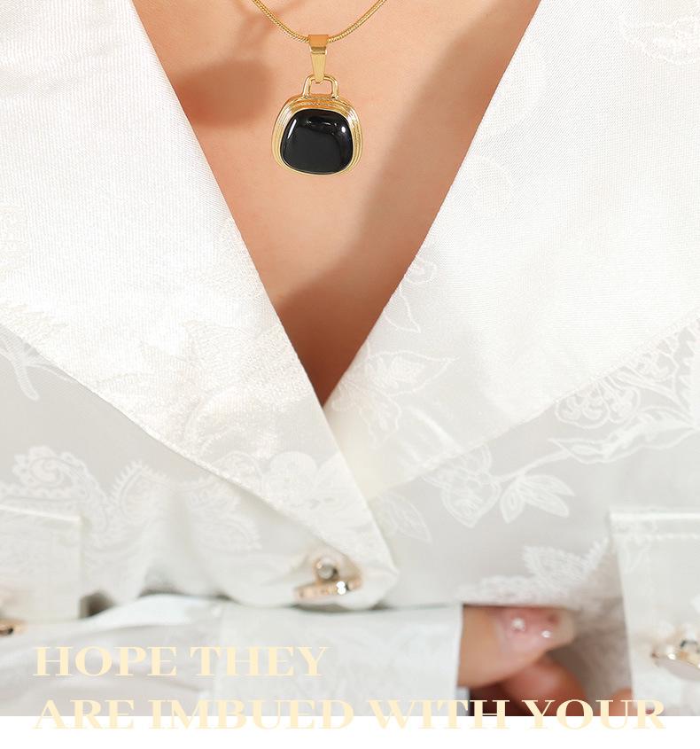 Elegant Black & White Faux Pearl Pendant Necklace for Women with Gold-Plated Titanium Steel Snake Chain