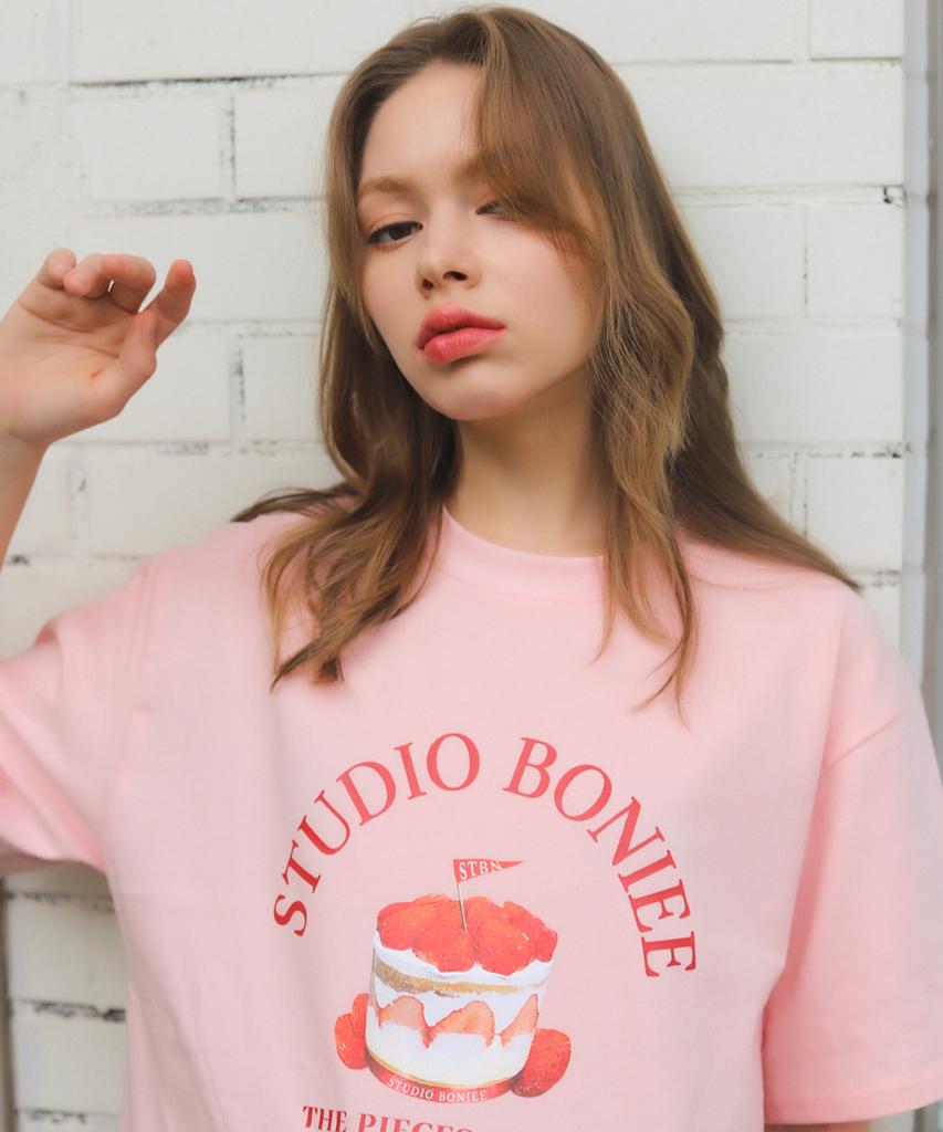 BONIEE Strawberry Cake Graphic Loose T-Shirt Pink
