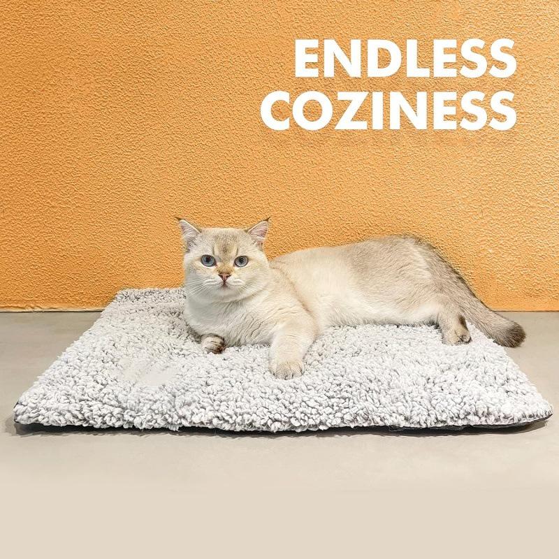 Warm Pet Pad for Cats and Dogs: Non-Slip, Waterproof, Washable for Indoor & Outdoor Use