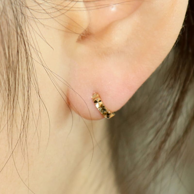 UNI.J Cutting Tiny Ring 14k Gold Earring Ie397