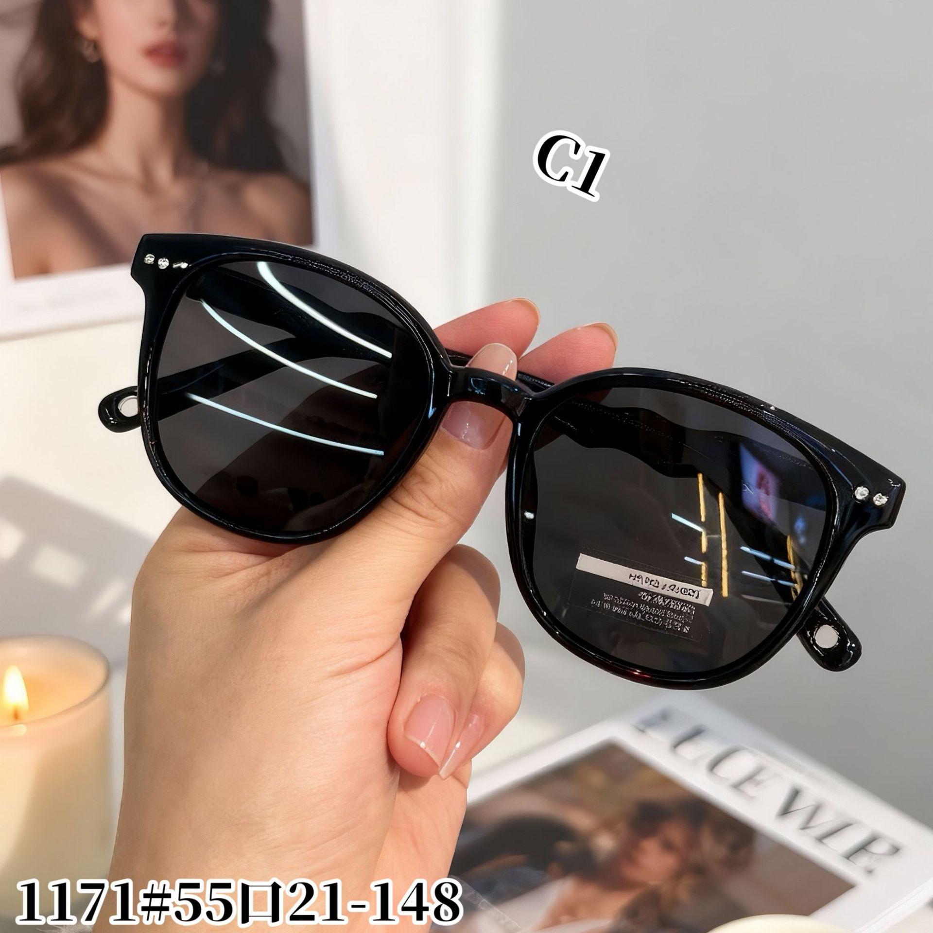 

Korean Style TR90 Polarized Oversized Sunglasses with UV Protection and Fashion Wave Leg Design