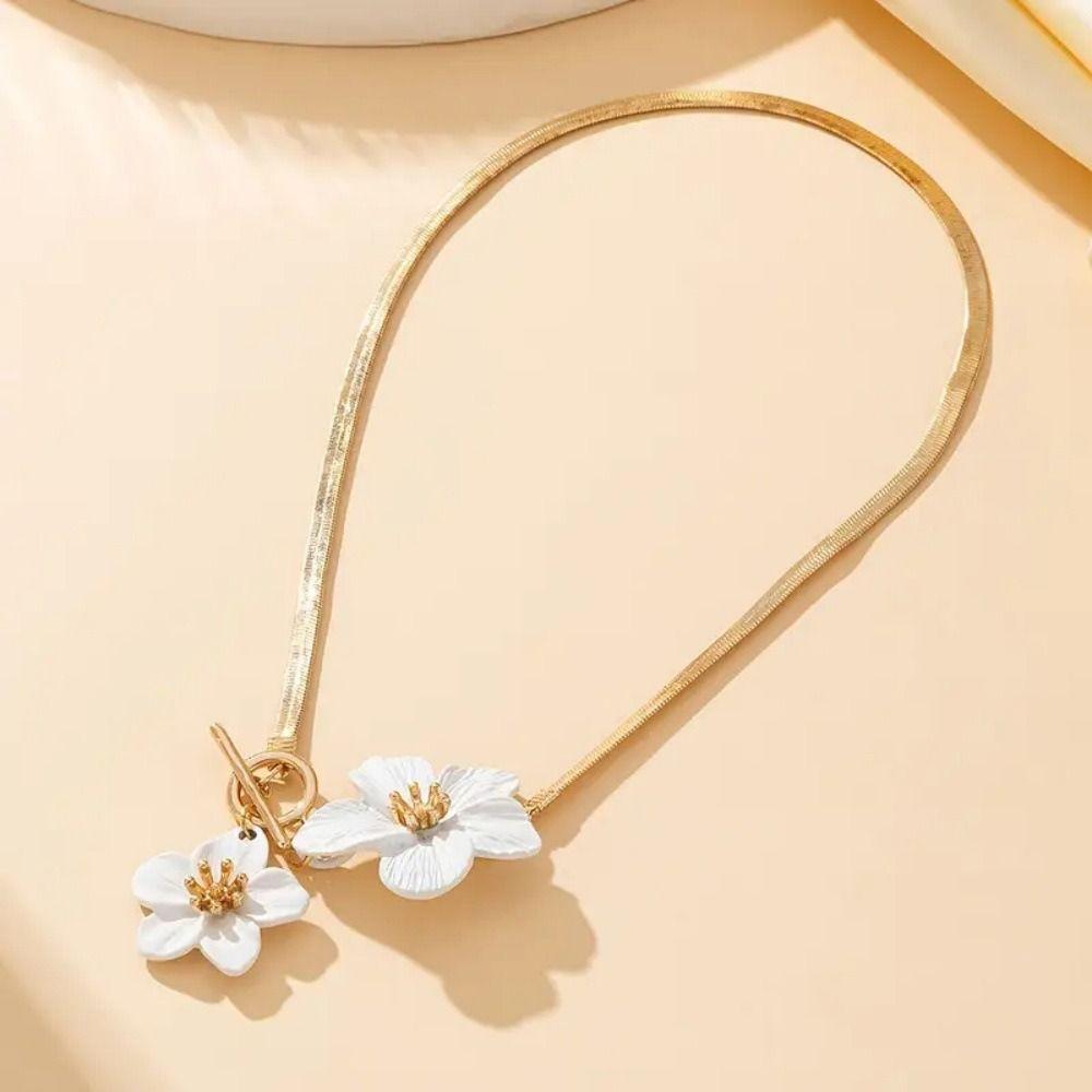 Vintage Flower Necklace Earrings Snake Chain Pendant Jewelry Gifts Metal Jewelry Set  Women