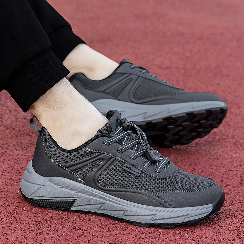 Men's Lightweight Shock-Absorbing Non-Slip Casual Shoes for Elderly, Soft Sole, Ideal for Spring and Autumn Walking.