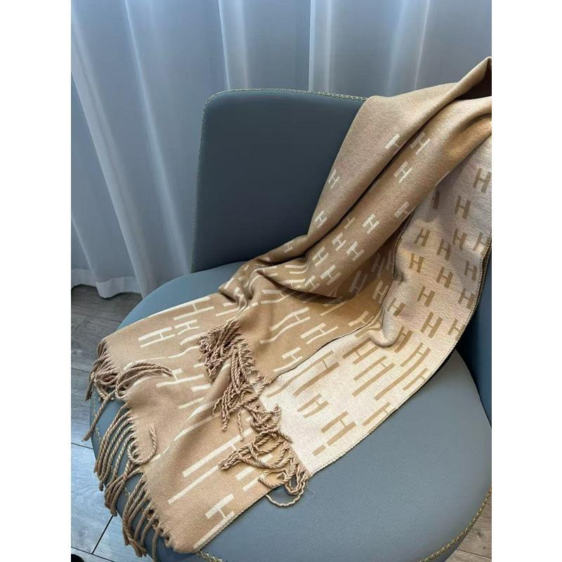 

Новый корейский шарф Зимний шарф Ретро стиль Буква Универсальный Зимняя атмосфера Шаль Теплое полотенце 200*65CM