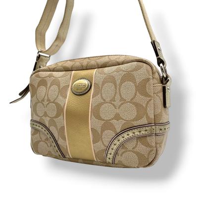 Used Shoulder Bag / Crossbody Bag Signature Stripe Signature Stripe Shoulder BagShoulder Bag Beige/pink Leather Women