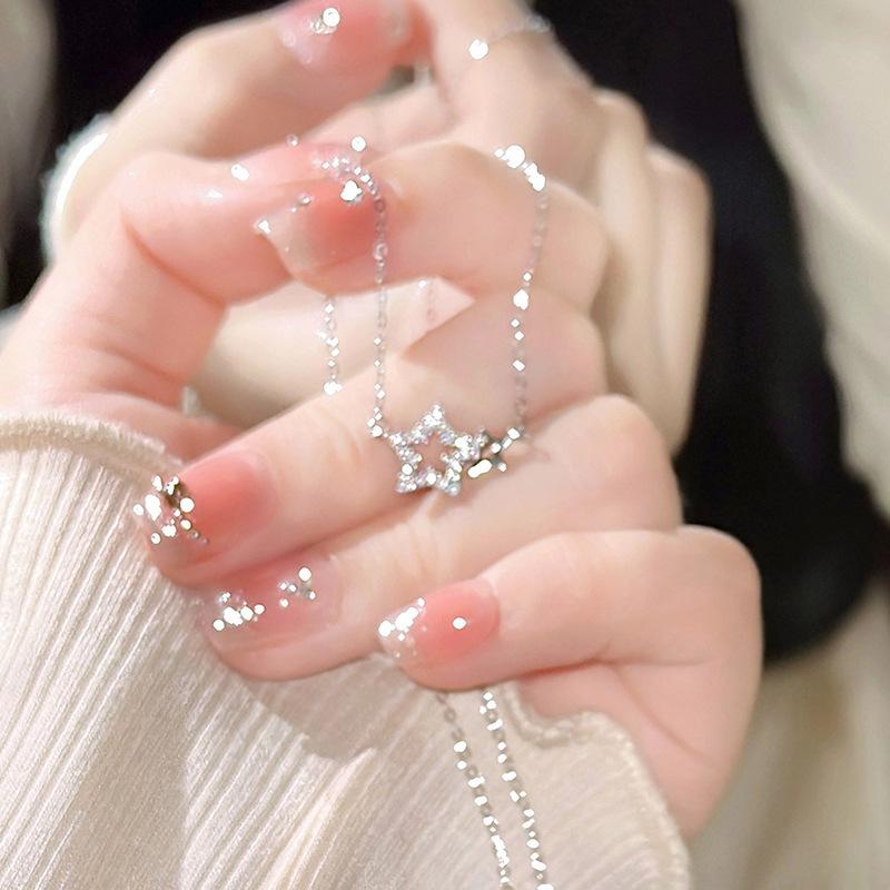 

Copper Color Double Star Zircon Hollow Pendant Necklace For Women Sweet And Cute Pendant Choker Fashion Creative Zircon Gift