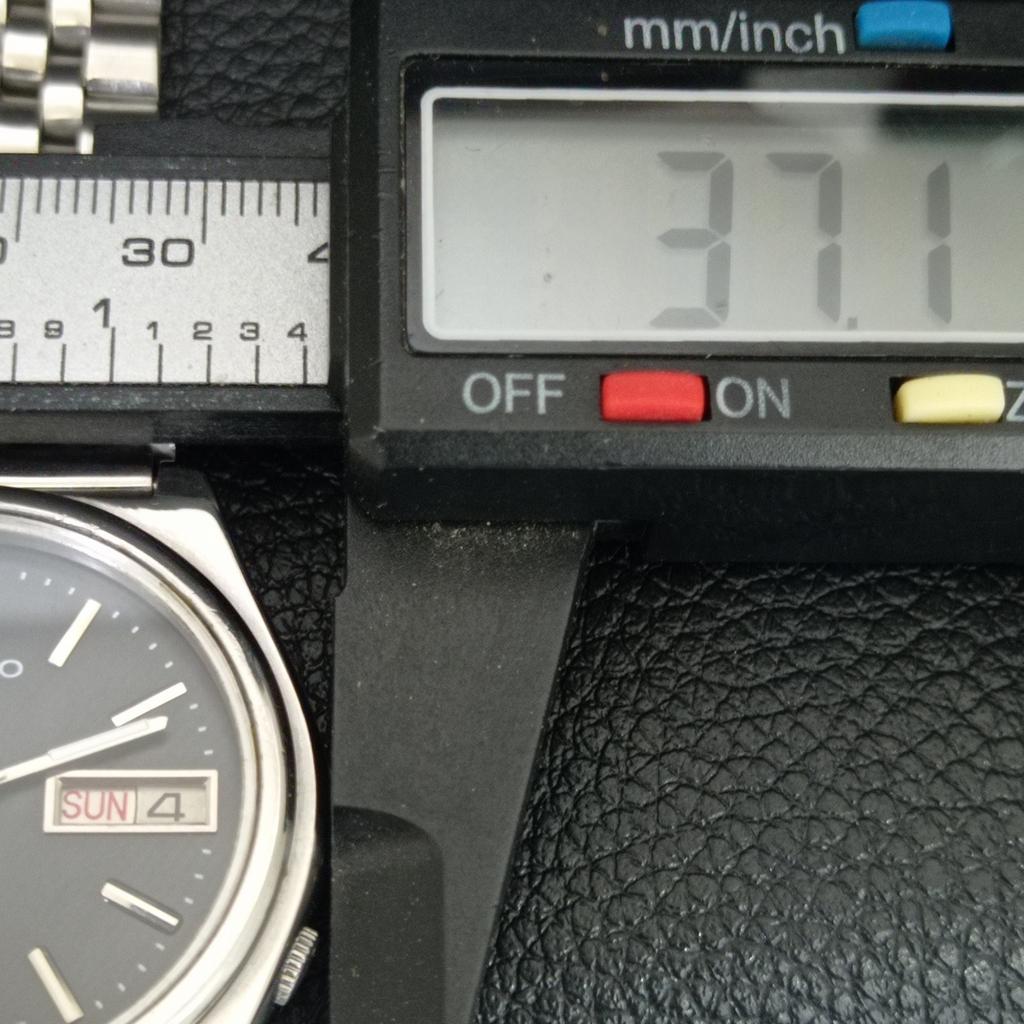 GENUINE VINTAGE SEIKO EXPO 70 AUTOMATIC JAPAN MENS BLACK DIAL WATCH A708729-1
