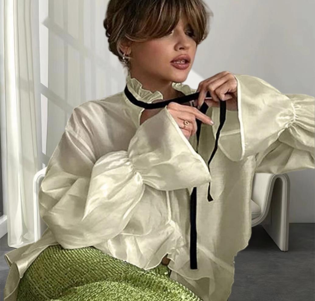 

Летний полупрозрачный топ-накидка с французскими рукавами-колокольчиками Medium