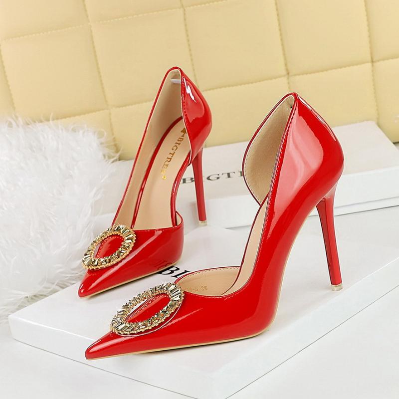 Banquet Women's Shoes High Heels Shallow Mouth Pointed Toe Side Hollow Patent Leather Metal Round Rhinestone Buckle Single Shoes