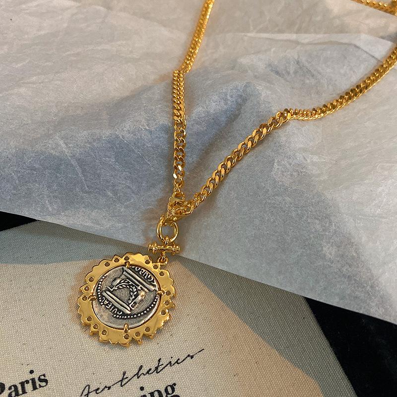 Roman Lucky Muse Necklace Women'S Versatile Premium Pendant Sweater Chain Personalized Stacking Wear Qingdao Accessories