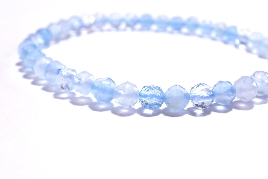 that brings happiness to your journey through Aquamarine Power Natural 4mm Cut 18cm Kanoishi [Amulet life] Men's Bracelet, Stone, Stone, (For