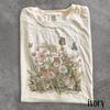 T-shirt Vintage Wildlife da Giardino, Maglietta Grafica con Illustrazione di Uccello Canoro, Top Comfort Colors® Floreale Cottagecore
