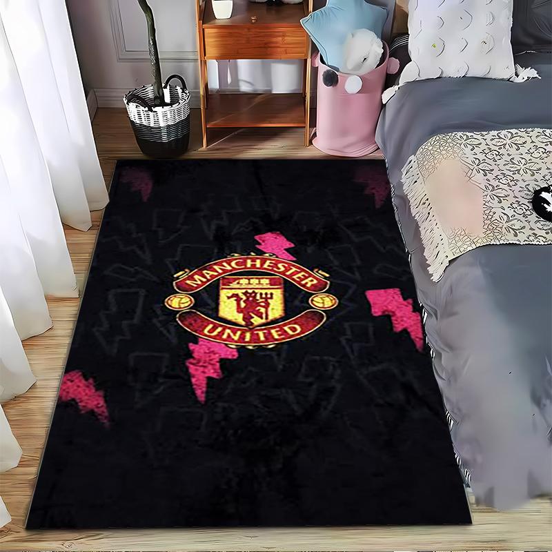 Dywan z Logo Manchester United, Czarny Tło, Dekoracja dla Fana Sportu Odpowiedni do użytku jako antypoślizg do salonu sypialni sof