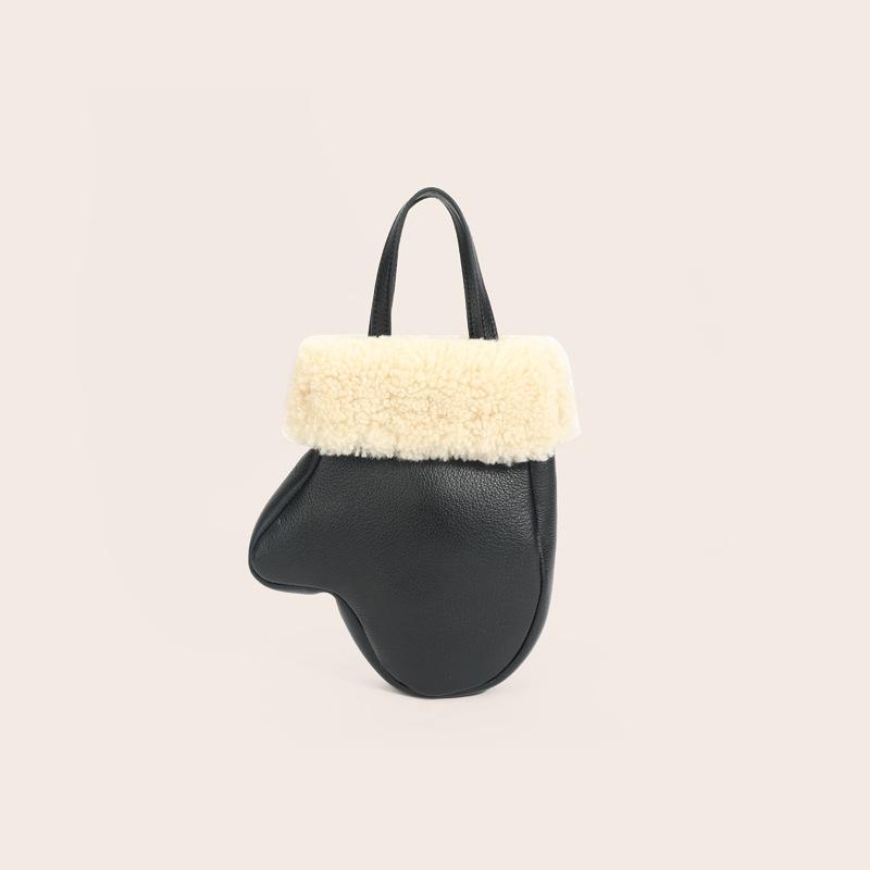

New Year Atmosphere Gloves, Leather Toe Cover, Personalized Crossbody Bag, Lamb Wool Versatile Handbag, Shoulder Bag, Plush чорний