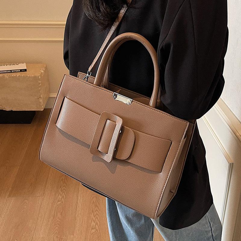 Wholesale retro simple style women's large capacity handbag bag business commuter style niche design messenger bag