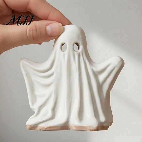 Halloween Ghost Decor Figurine, Spooky Cute Statue, Retro White Decorative Fireplace Accents Ornament for Home Tabletop Party Decorations Unique Gift