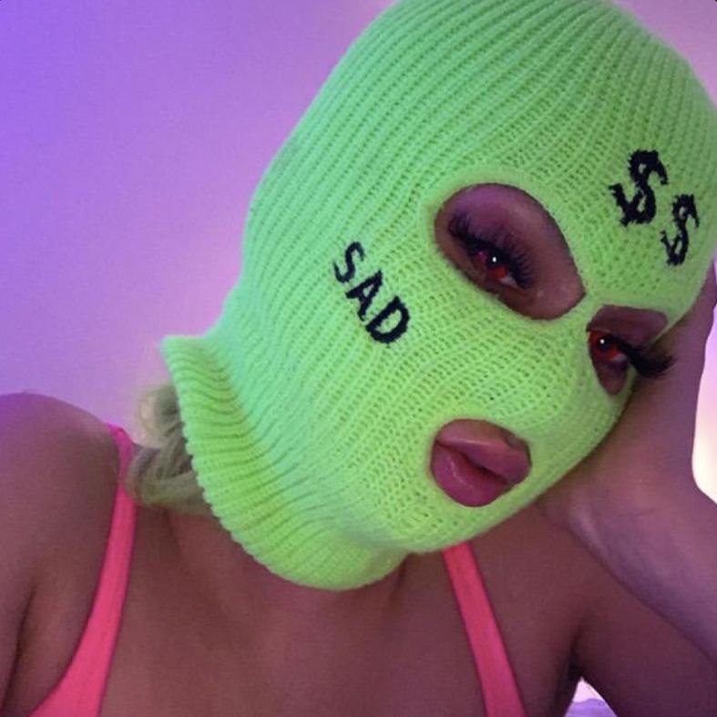 

E-commerce Ski Mask: Embroidery-Ready, Cold-Proof & Fashionable One Size розы красного