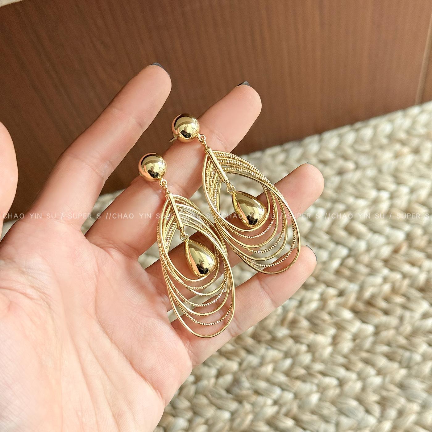 

Female Niche Multi-layer Surround Water Droplet Earrings 1 pair of earrings
